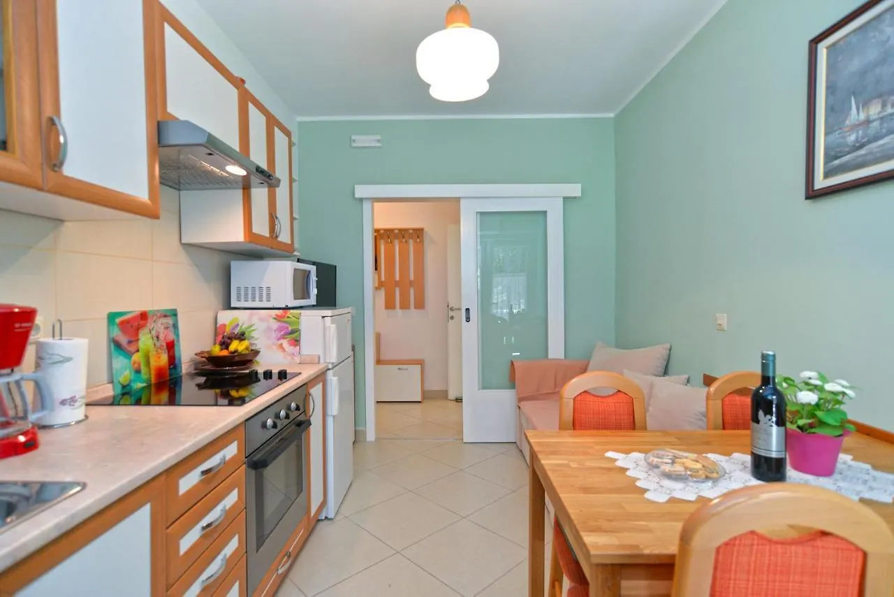 Apartments Marko 1377 Porec 0*,